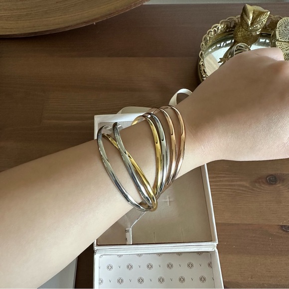 Verona Cream Gift Box with Ribbon Mixed Metals Bangle Bracelet set - Picture 5 of 9